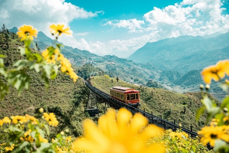 8 hours of exploring the best train to Sapa from Hanoi?